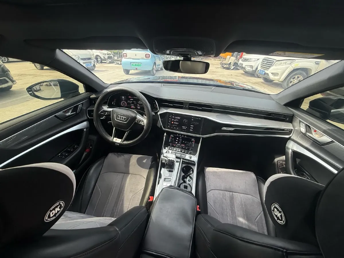 2022 Audi A6L 2.0T 224HP L4 7DCT,autocango,china used car exporter,china ev exporter,chinese used car exporter,chinese used ev exporter