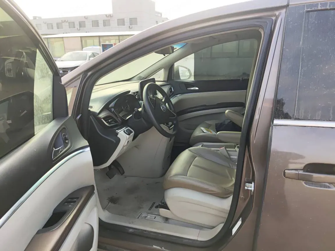 2022 Buick GL8 2.0T 237HP L4 9AT,autocango,china used car exporter,china ev exporter,chinese used car exporter,chinese used ev exporter