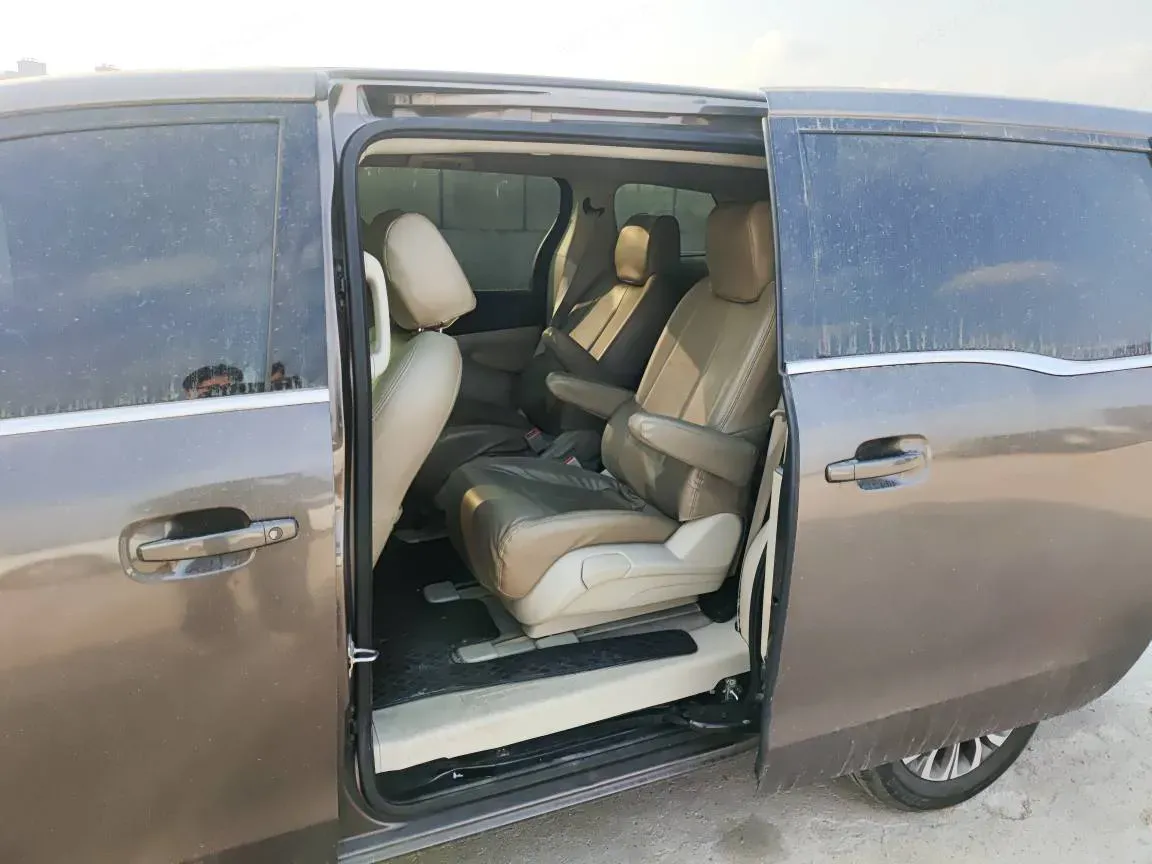 2022 Buick GL8 2.0T 237HP L4 9AT,autocango,china used car exporter,china ev exporter,chinese used car exporter,chinese used ev exporter