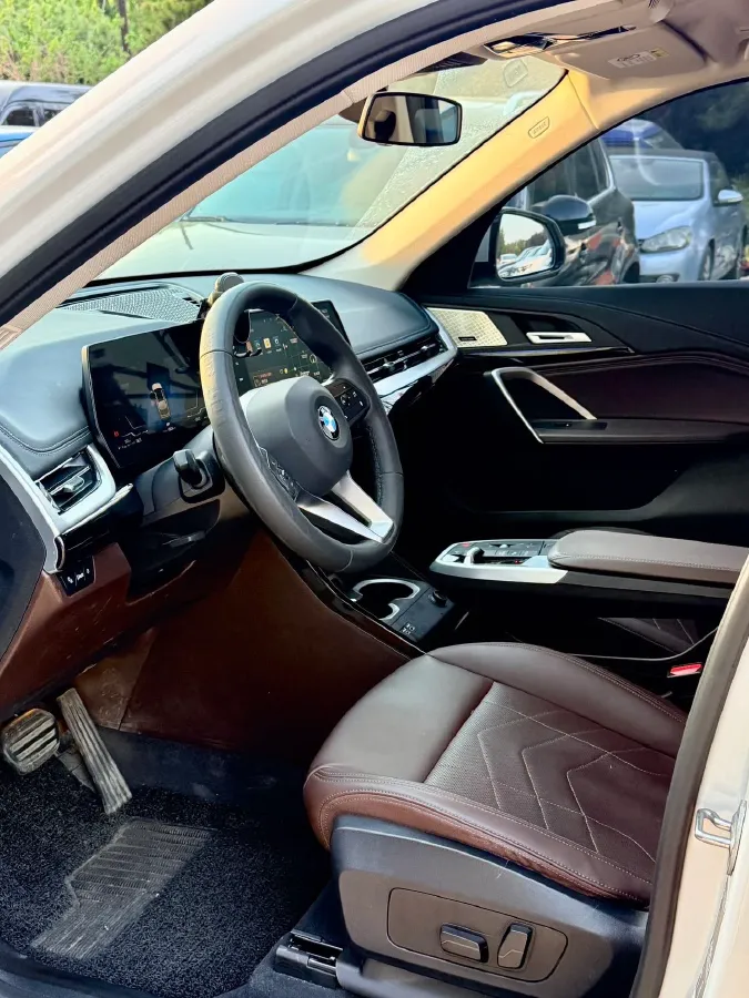 2024 BMW X1 2.0T 204HP L4 7DCT,autocango,china used car exporter,china ev exporter,chinese used car exporter,chinese used ev exporter
