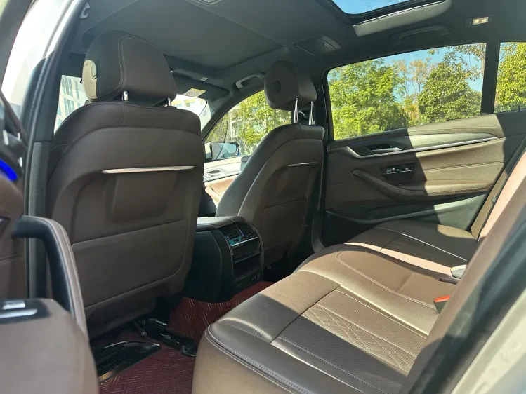 2021 BMW 5 Series 2.0T 252HP L4 8AT,autocango,china used car exporter,china ev exporter,chinese used car exporter,chinese used ev exporter