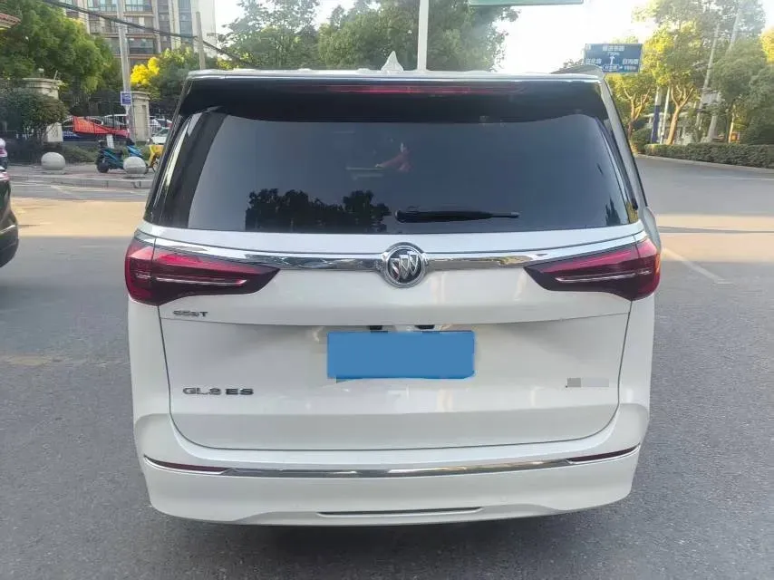 2022 Buick GL8 2.0T 237HP L4 9AT,autocango,china used car exporter,china ev exporter,chinese used car exporter,chinese used ev exporter