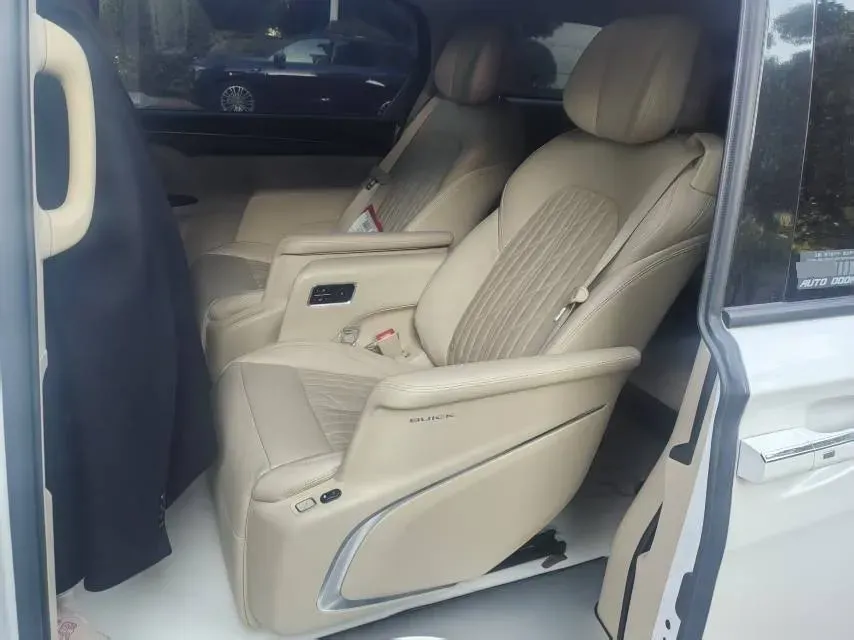 2022 Buick GL8 2.0T 237HP L4 9AT,autocango,china used car exporter,china ev exporter,chinese used car exporter,chinese used ev exporter