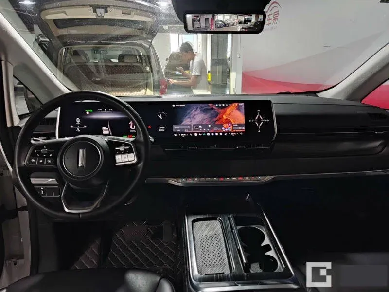 2024 Toyota Sienna 2.5L 189HP L4 E-CVT Hybrid,autocango,china used car exporter,china ev exporter,chinese used car exporter,chinese used ev exporter