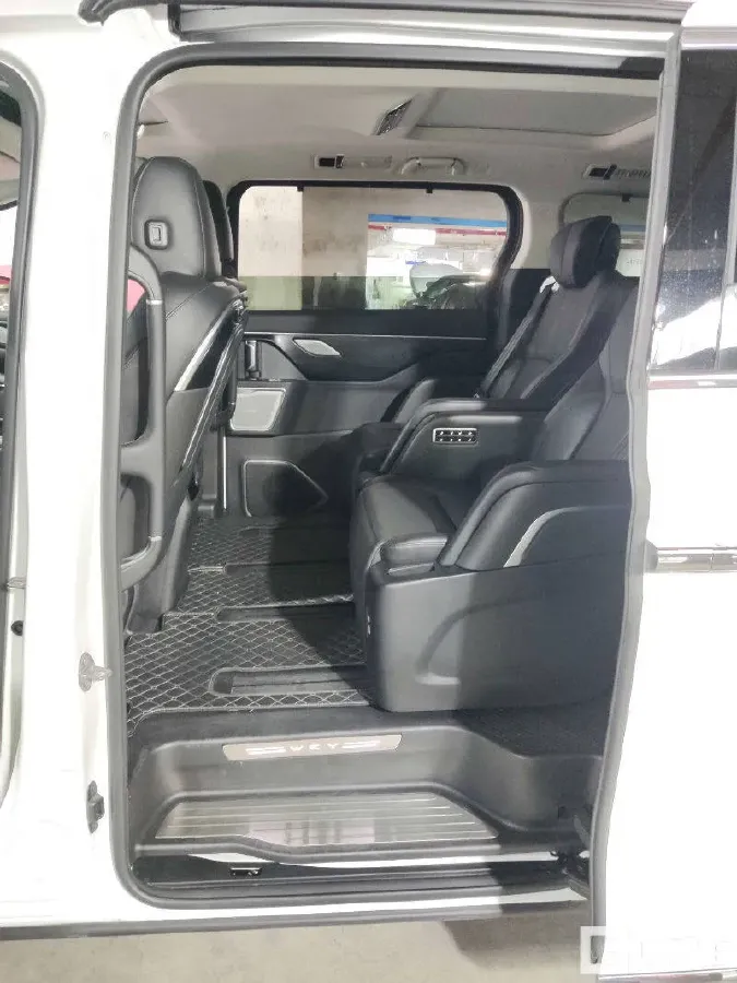 2024 Toyota Sienna 2.5L 189HP L4 E-CVT Hybrid,autocango,china used car exporter,china ev exporter,chinese used car exporter,chinese used ev exporter