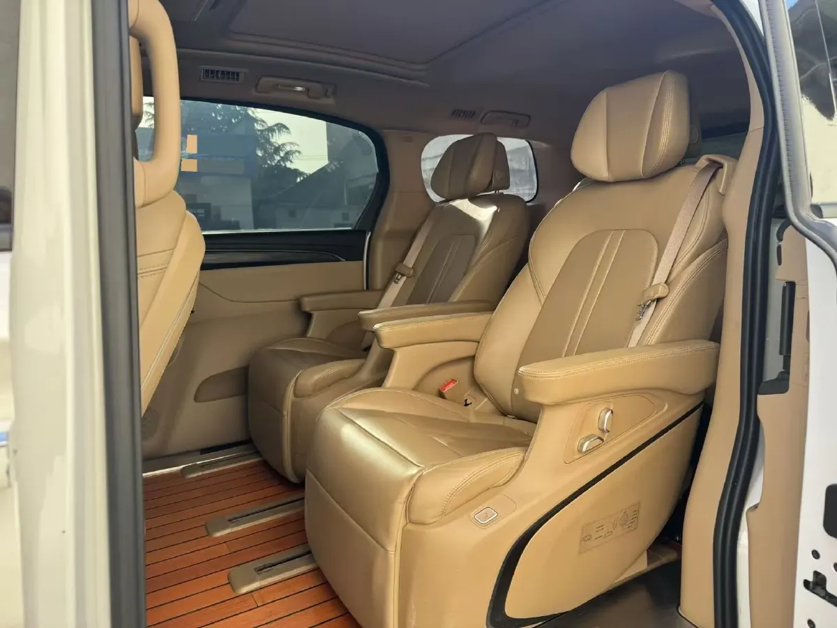 2021 Buick GL8 2.0T 237HP L4 9AT,autocango,china used car exporter,china ev exporter,chinese used car exporter,chinese used ev exporter