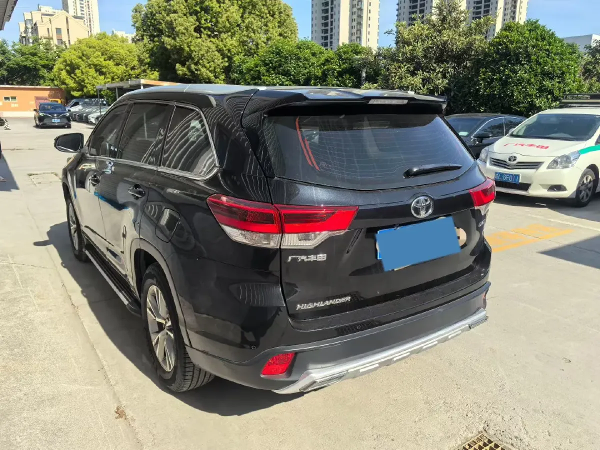 2021 Toyota Highlander 2.0T 220HP L4 6AT,autocango,china used car exporter,china ev exporter,chinese used car exporter,chinese used ev exporter