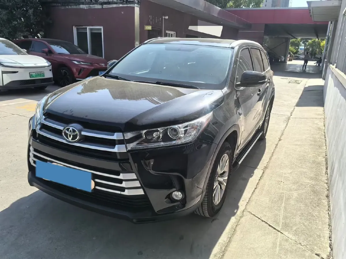2021 Toyota Highlander 2.0T 220HP L4 6AT,autocango,china used car exporter,china ev exporter,chinese used car exporter,chinese used ev exporter