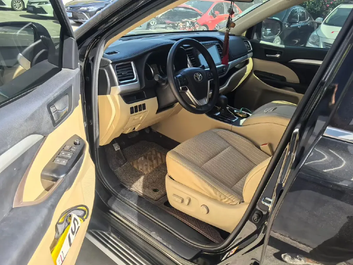 2021 Toyota Highlander 2.0T 220HP L4 6AT,autocango,china used car exporter,china ev exporter,chinese used car exporter,chinese used ev exporter
