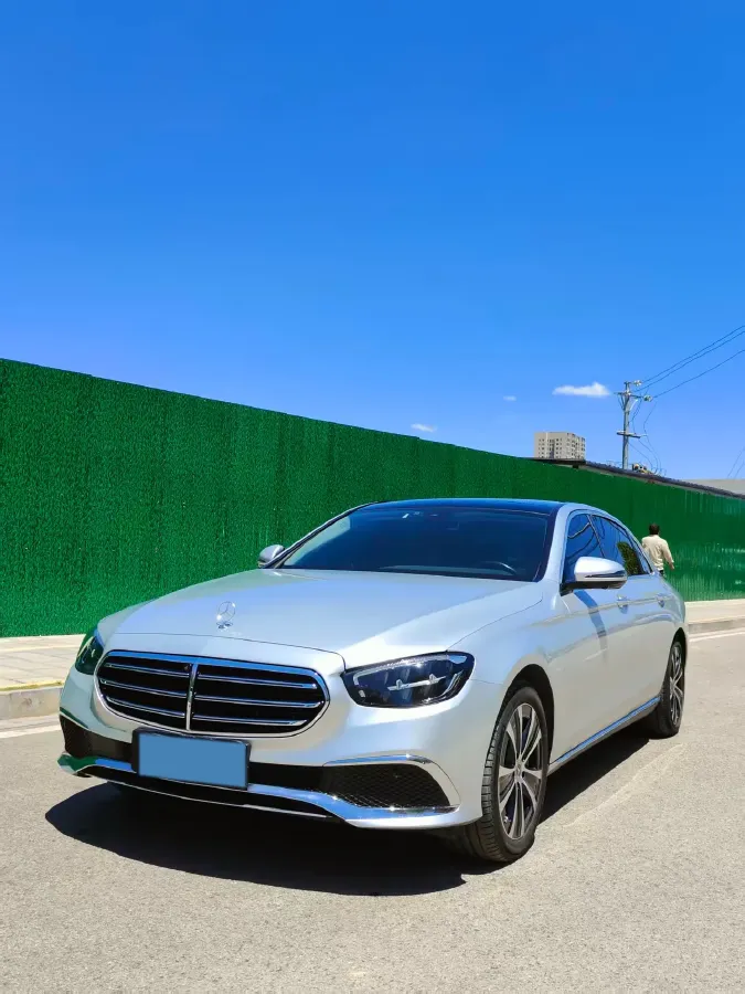 2022 Mercedes-Benz E Class 2.0T 211HP L4 9AT PHEV 25.4KWH,autocango,china used car exporter,china ev exporter,chinese used car exporter,chinese used ev exporter