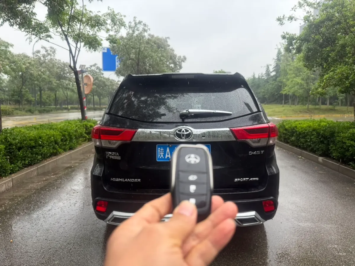 2018 Jeep Grand Commander 2.0T 265HP L4 9AT,autocango,china used car exporter,china ev exporter,chinese used car exporter,chinese used ev exporter