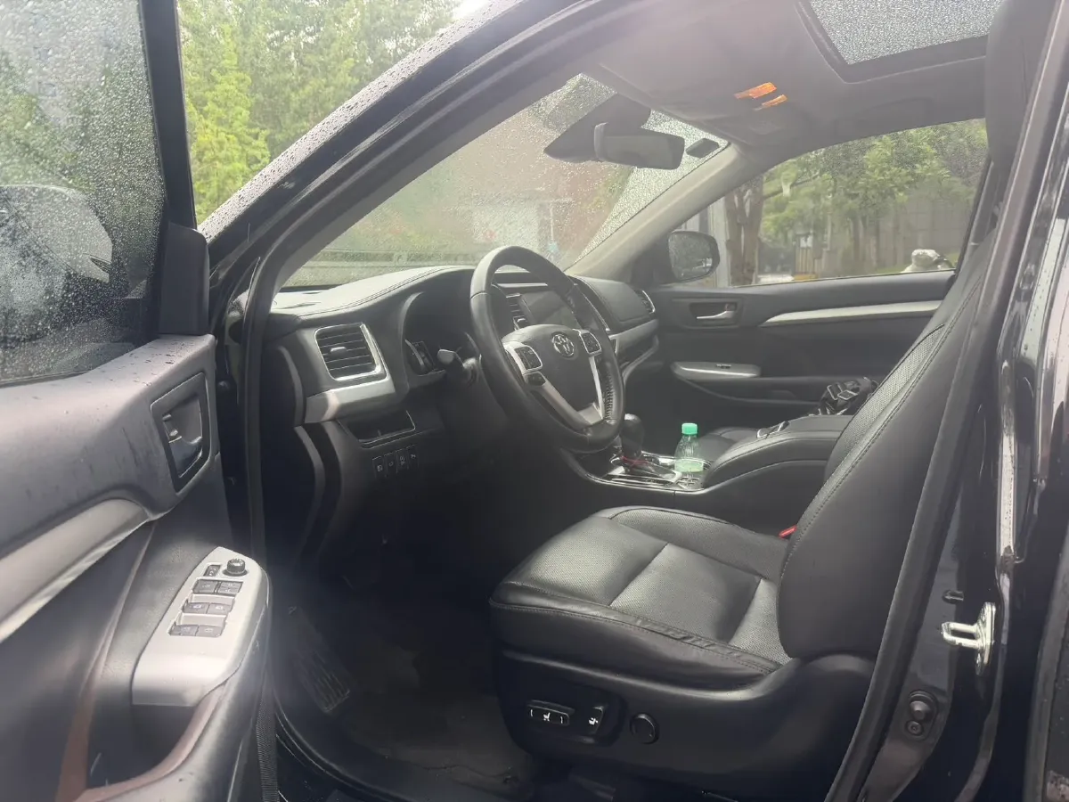 2018 Jeep Grand Commander 2.0T 265HP L4 9AT,autocango,china used car exporter,china ev exporter,chinese used car exporter,chinese used ev exporter