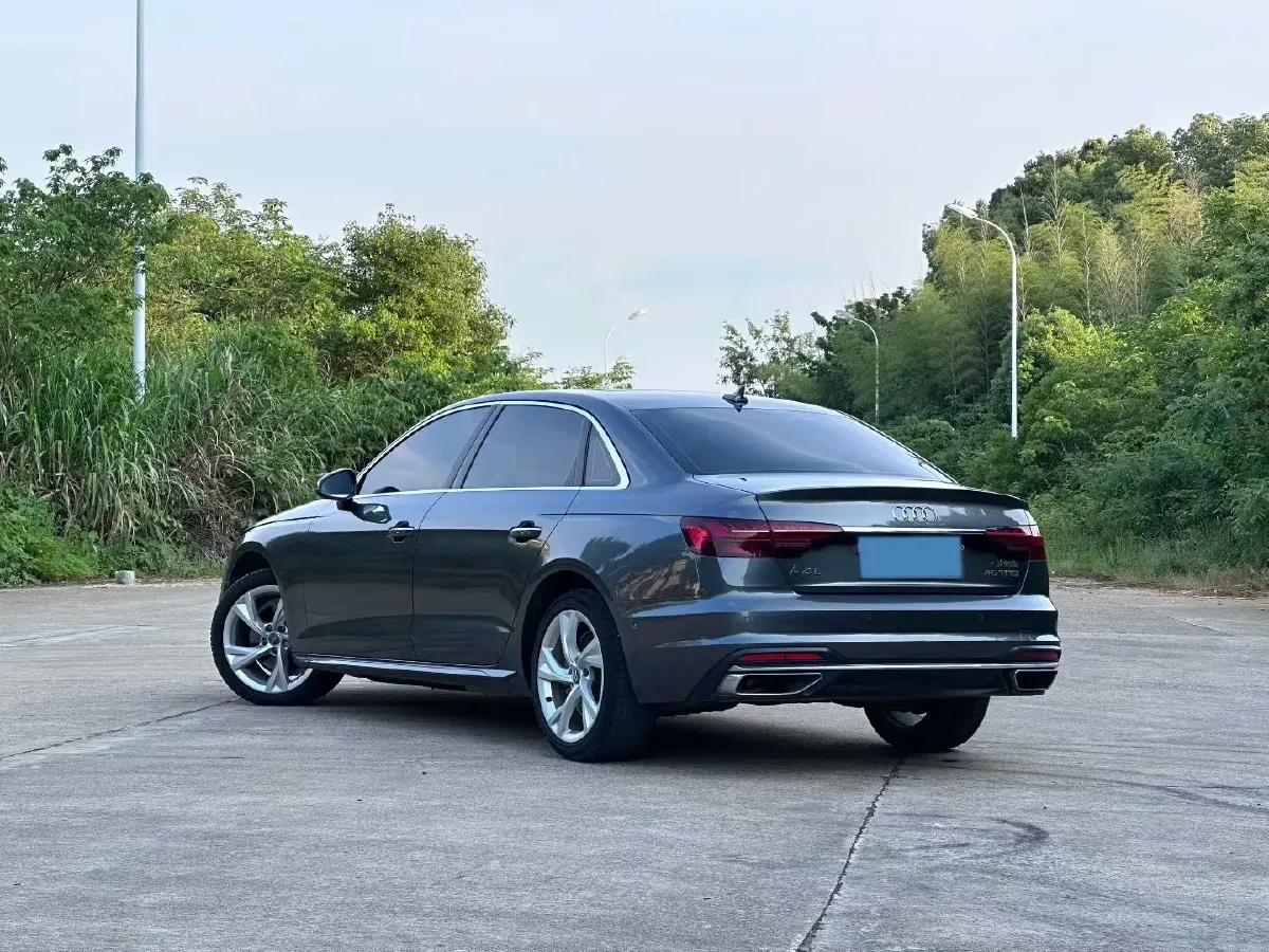 2020 Audi A4L 2.0T 190HP L4 7DCT,autocango,china used car exporter,china ev exporter,chinese used car exporter,chinese used ev exporter