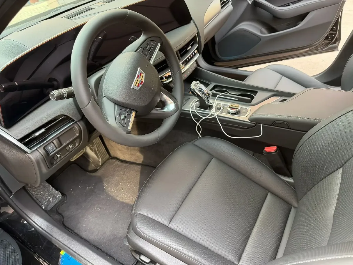2025 Cadillac CT5 2.0T 237HP L4 10AT,autocango,china used car exporter,china ev exporter,chinese used car exporter,chinese used ev exporter