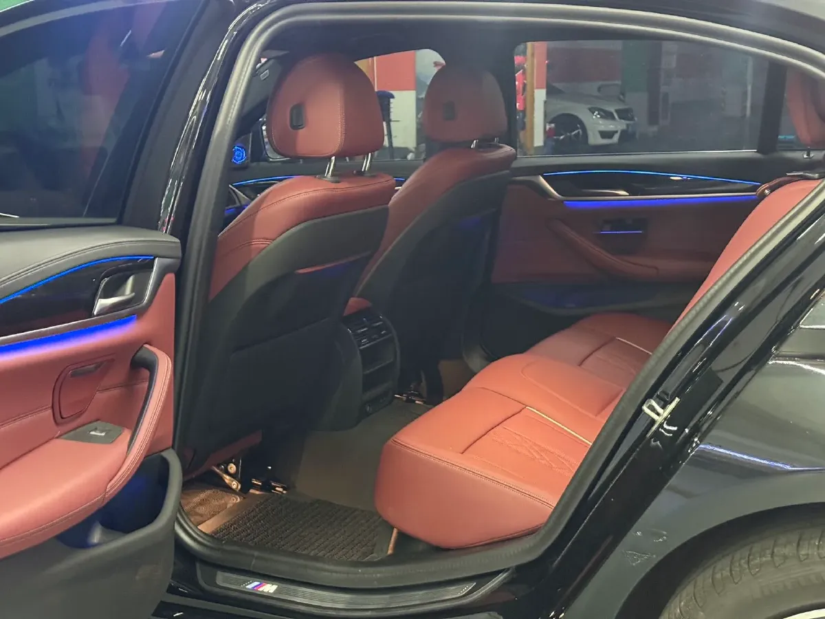2022 BMW 5 Series 2.0T 184HP L4 8AT,autocango,china used car exporter,china ev exporter,chinese used car exporter,chinese used ev exporter