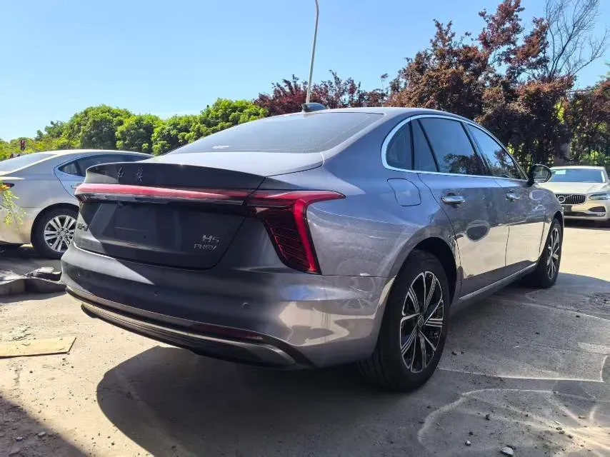 2025 HongQi H5 1.5T 150HP L4 1DHT PHEV,autocango,china used car exporter,china ev exporter,chinese used car exporter,chinese used ev exporter
