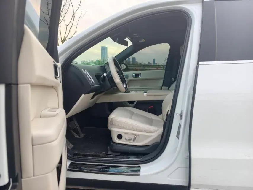 2024 Li L6 Range Extended 154HP L4 REEV 36.8KWH,autocango,china used car exporter,china ev exporter,chinese used car exporter,chinese used ev exporter