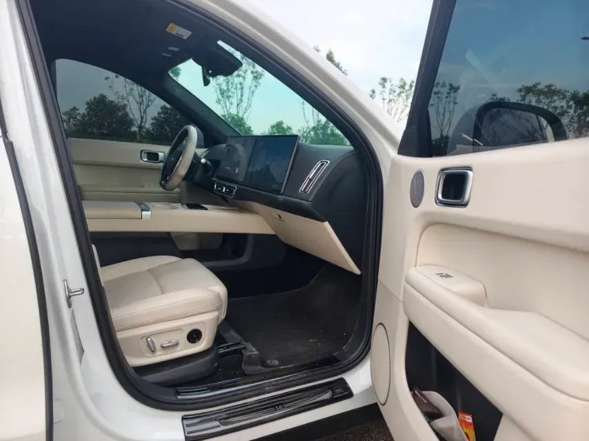 2024 Li L6 Range Extended 154HP L4 REEV 36.8KWH,autocango,china used car exporter,china ev exporter,chinese used car exporter,chinese used ev exporter