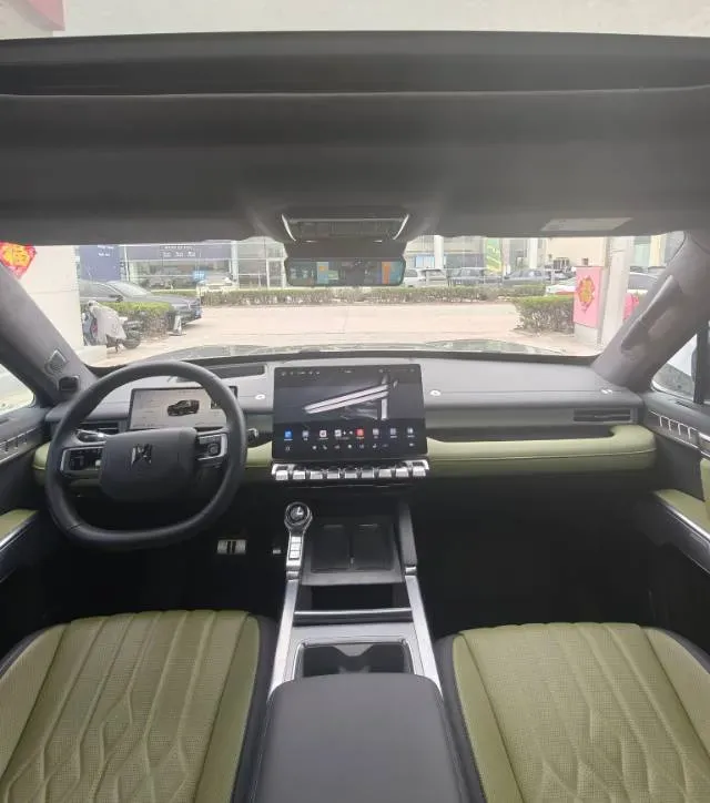 2025 M Hero WarriorM817 1.5T 197HP L4 2DHT PHEV,autocango,china used car exporter,china ev exporter,chinese used car exporter,chinese used ev exporter