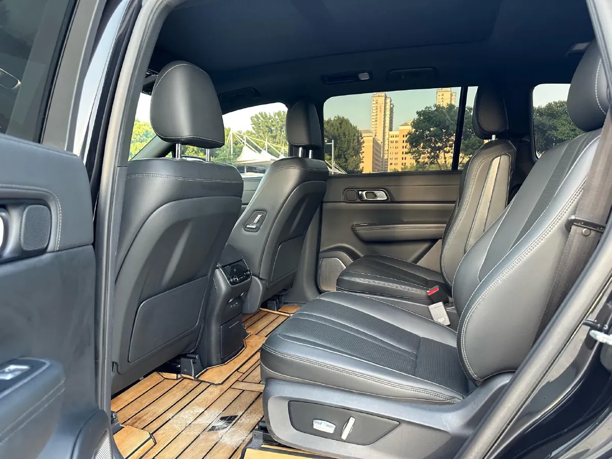 2020 Li ONE Range Extended 131HP REEV 40.5KWH,autocango,china used car exporter,china ev exporter,chinese used car exporter,chinese used ev exporter