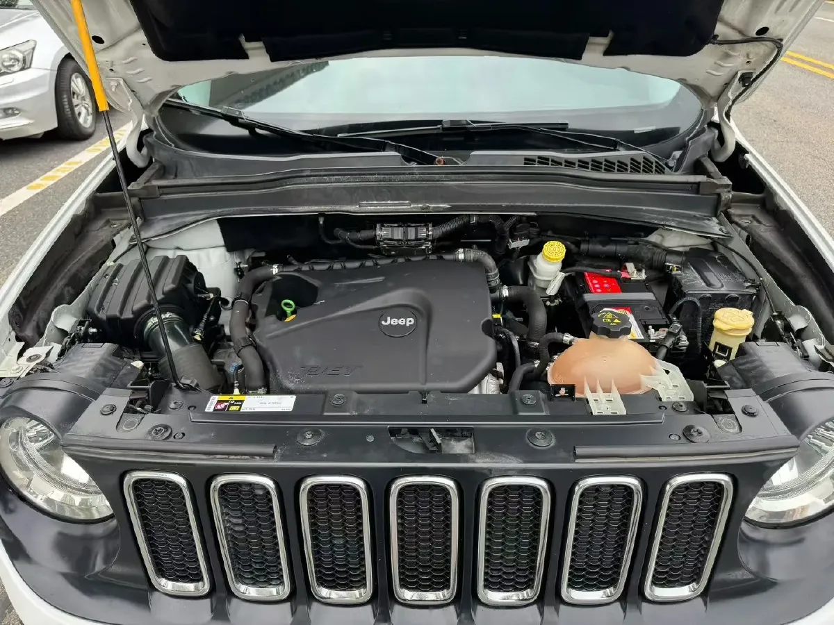 2017 Jeep Renegade 1.4T 150HP L4 7DCT,autocango,china used car exporter,china ev exporter,chinese used car exporter,chinese used ev exporter