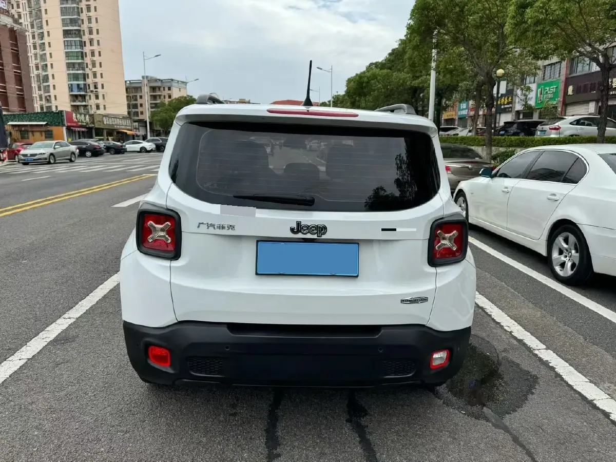 2017 Jeep Renegade 1.4T 150HP L4 7DCT,autocango,china used car exporter,china ev exporter,chinese used car exporter,chinese used ev exporter