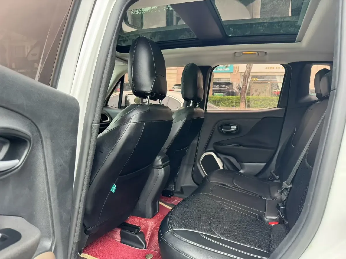 2017 Jeep Renegade 1.4T 150HP L4 7DCT,autocango,china used car exporter,china ev exporter,chinese used car exporter,chinese used ev exporter