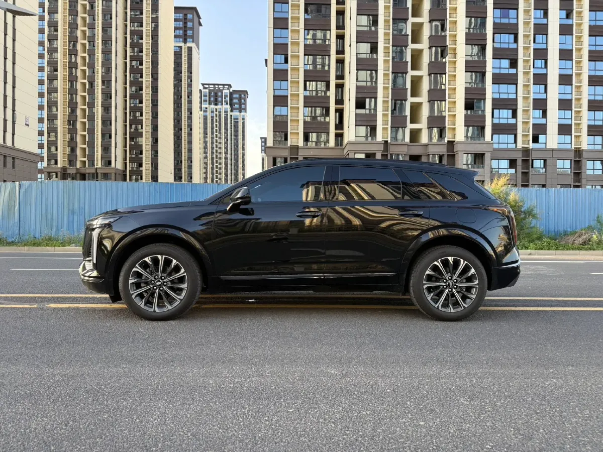 2025 Cadillac XT5 2.0T 237HP L4 9AT,autocango,china used car exporter,china ev exporter,chinese used car exporter,chinese used ev exporter