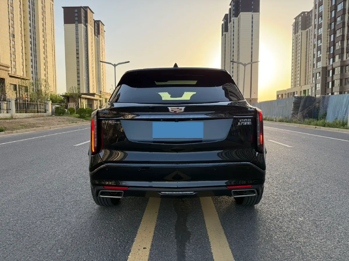 2025 Cadillac XT5 2.0T 237HP L4 9AT,autocango,china used car exporter,china ev exporter,chinese used car exporter,chinese used ev exporter