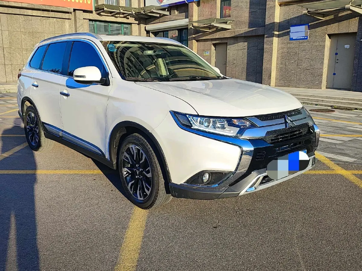 2020 Mitsubishi Outlander 2.0L 166HP L4 CVT,autocango,china used car exporter,china ev exporter,chinese used car exporter,chinese used ev exporter