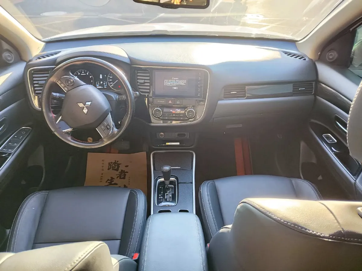 2020 Mitsubishi Outlander 2.0L 166HP L4 CVT,autocango,china used car exporter,china ev exporter,chinese used car exporter,chinese used ev exporter