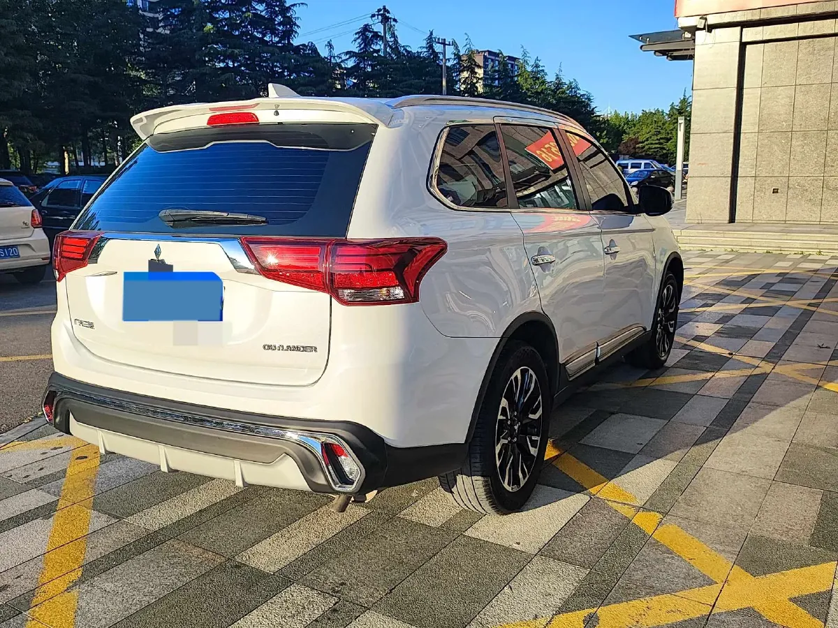 2020 Mitsubishi Outlander 2.0L 166HP L4 CVT,autocango,china used car exporter,china ev exporter,chinese used car exporter,chinese used ev exporter