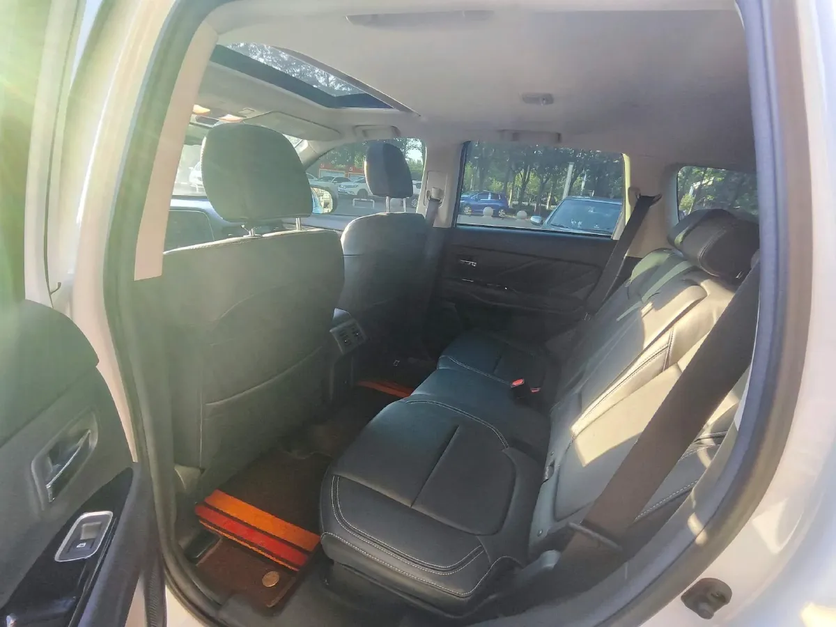2020 Mitsubishi Outlander 2.0L 166HP L4 CVT,autocango,china used car exporter,china ev exporter,chinese used car exporter,chinese used ev exporter
