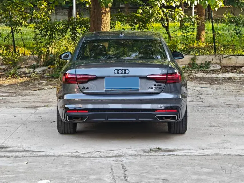 2024 Audi A4L 2.0T 245HP L4 7DCT,autocango,china used car exporter,china ev exporter,chinese used car exporter,chinese used ev exporter