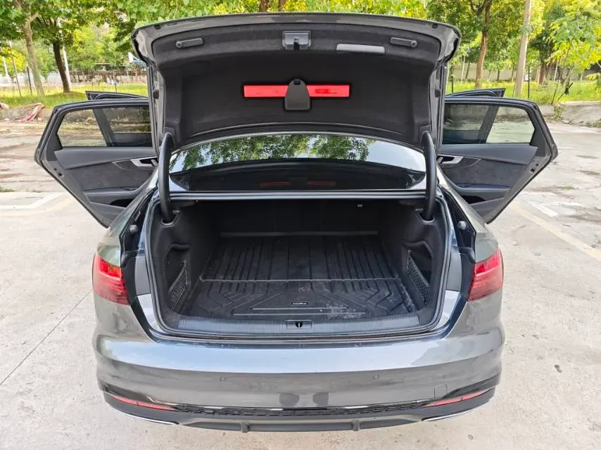 2024 Audi A4L 2.0T 245HP L4 7DCT,autocango,china used car exporter,china ev exporter,chinese used car exporter,chinese used ev exporter
