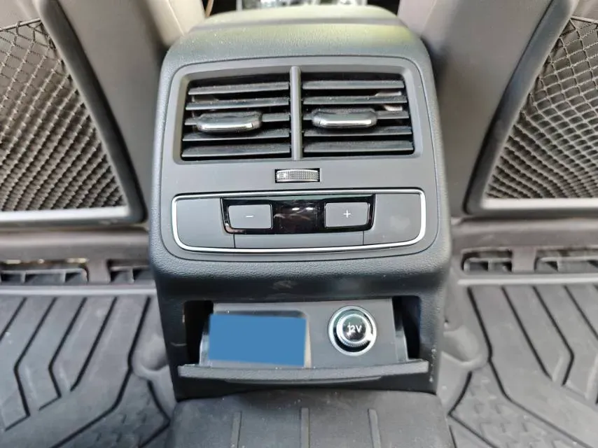 2024 Audi A4L 2.0T 245HP L4 7DCT,autocango,china used car exporter,china ev exporter,chinese used car exporter,chinese used ev exporter
