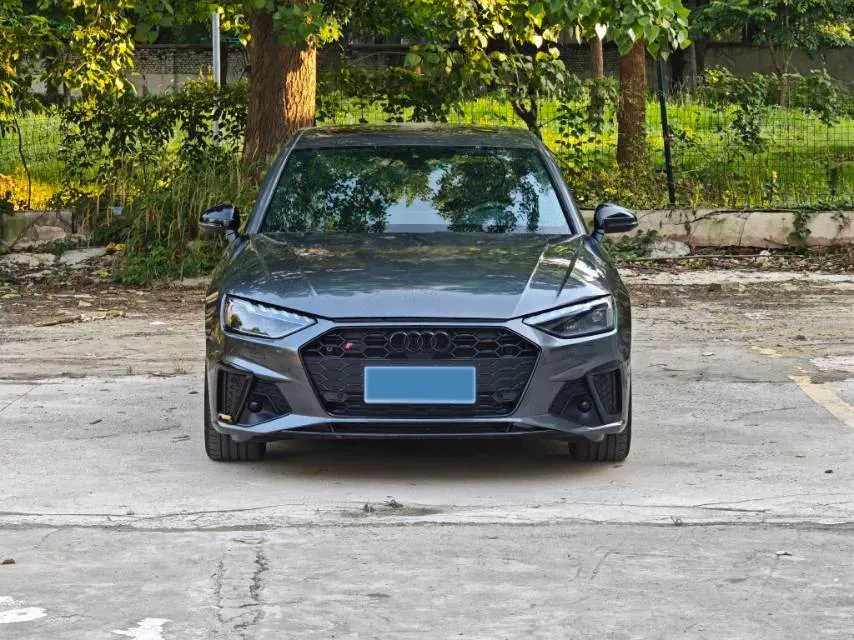 2024 Audi A4L 2.0T 245HP L4 7DCT,autocango,china used car exporter,china ev exporter,chinese used car exporter,chinese used ev exporter