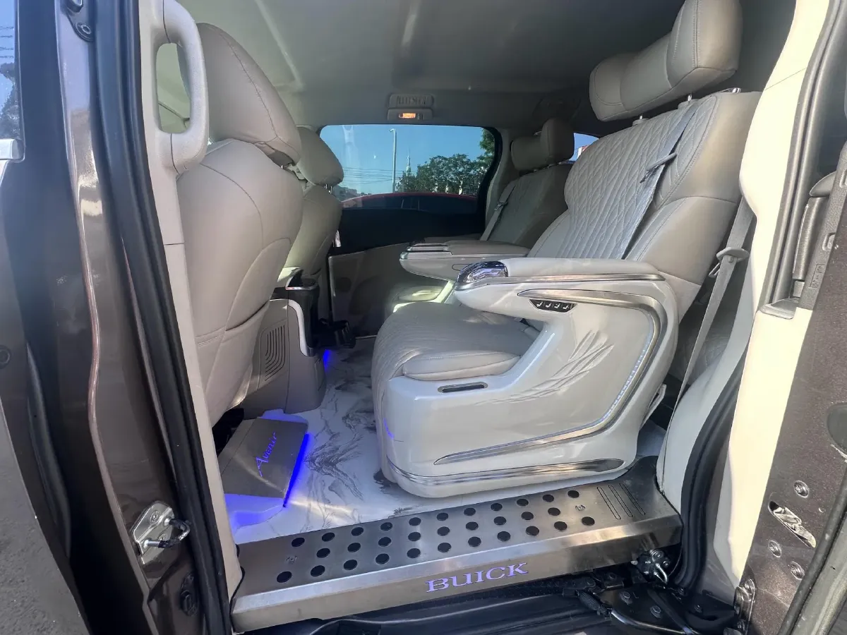2021 Buick GL8 2.0T 237HP L4 9AT,autocango,china used car exporter,china ev exporter,chinese used car exporter,chinese used ev exporter