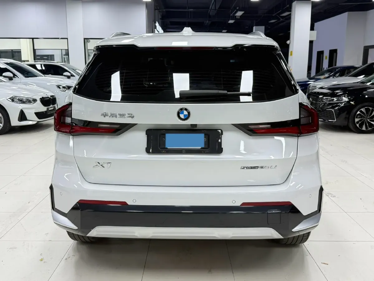 2023 BMW X1 1.5T 156HP L3 7DCT,autocango,china used car exporter,china ev exporter,chinese used car exporter,chinese used ev exporter