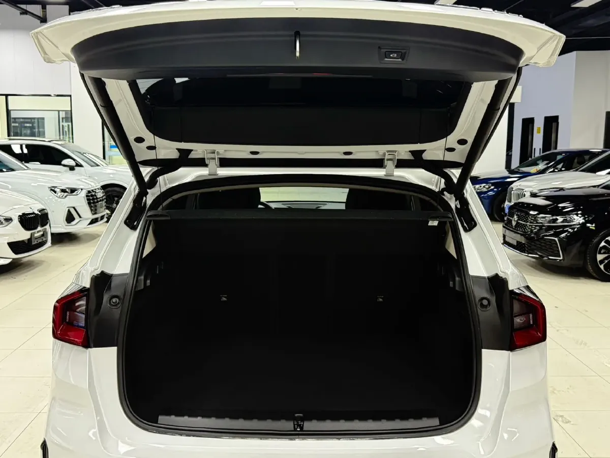 2023 BMW X1 1.5T 156HP L3 7DCT,autocango,china used car exporter,china ev exporter,chinese used car exporter,chinese used ev exporter