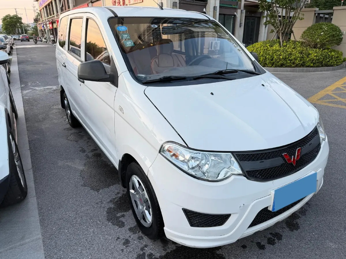 2015 WuLing HongGuang 1.5L 112HP L4 5MT,autocango,china used car exporter,china ev exporter,chinese used car exporter,chinese used ev exporter