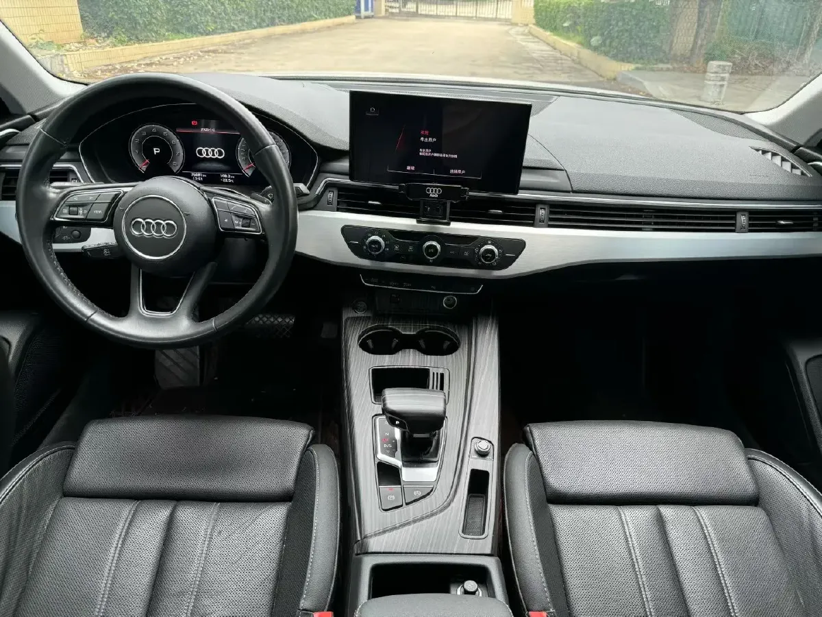 2022 Audi A4L 2.0T 190HP L4 7DCT,autocango,china used car exporter,china ev exporter,chinese used car exporter,chinese used ev exporter