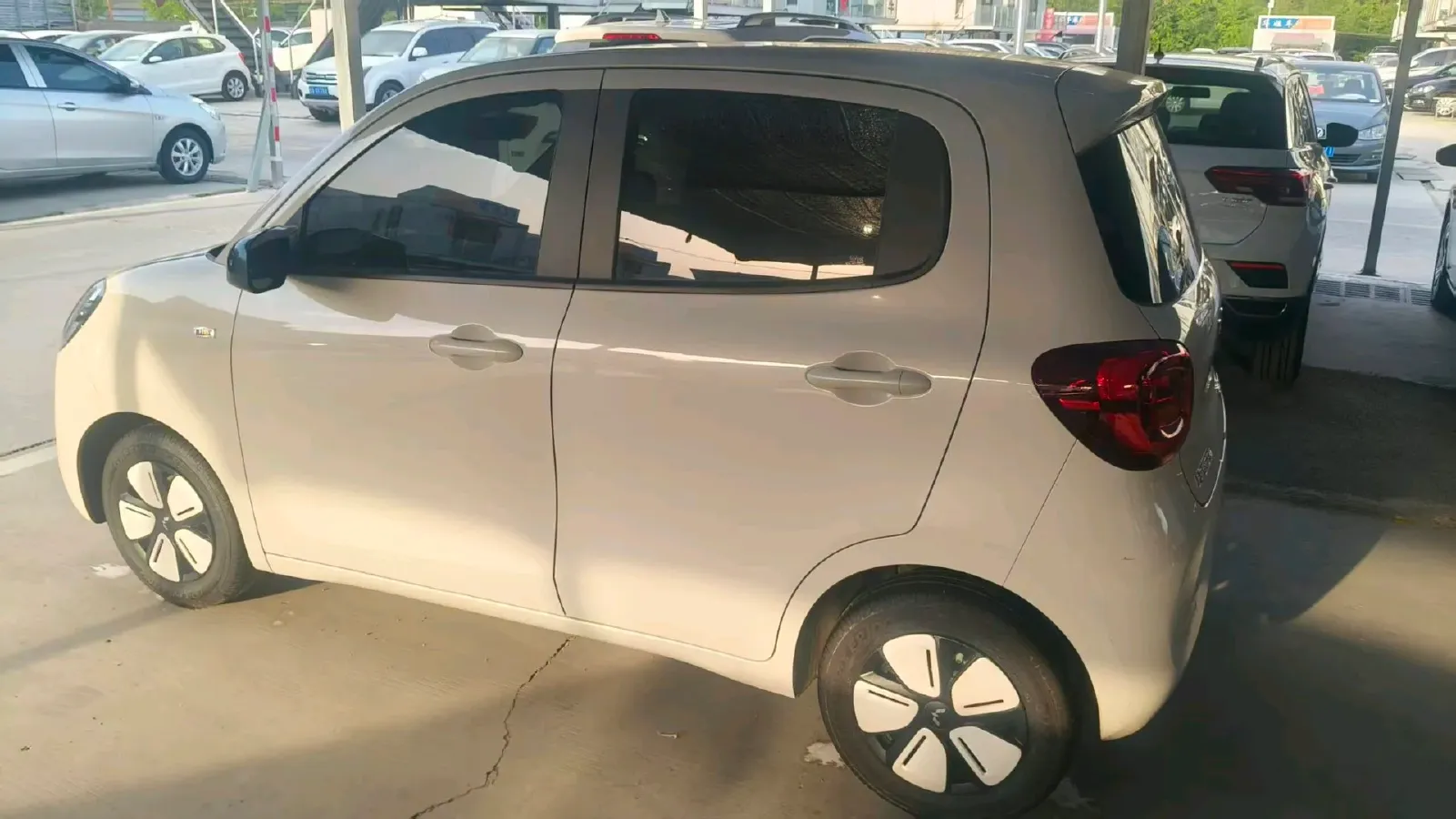 2025 WuLing HongGuang MINI EV BEV 16.2KWH,autocango,china used car exporter,china ev exporter,chinese used car exporter,chinese used ev exporter