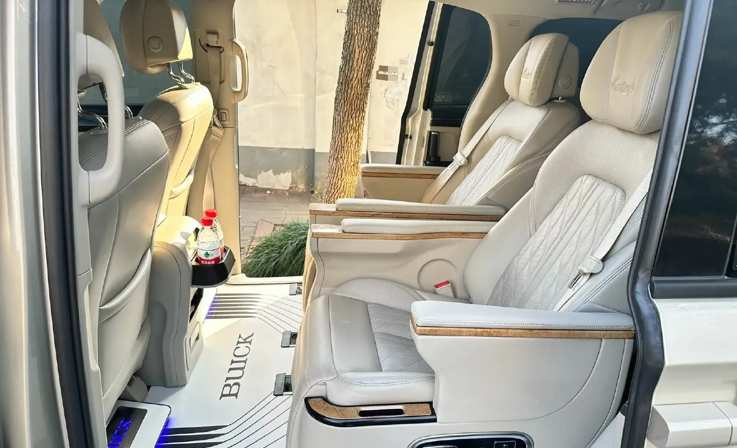2020 Buick GL8 2.0T 237HP L4 9AT,autocango,china used car exporter,china ev exporter,chinese used car exporter,chinese used ev exporter