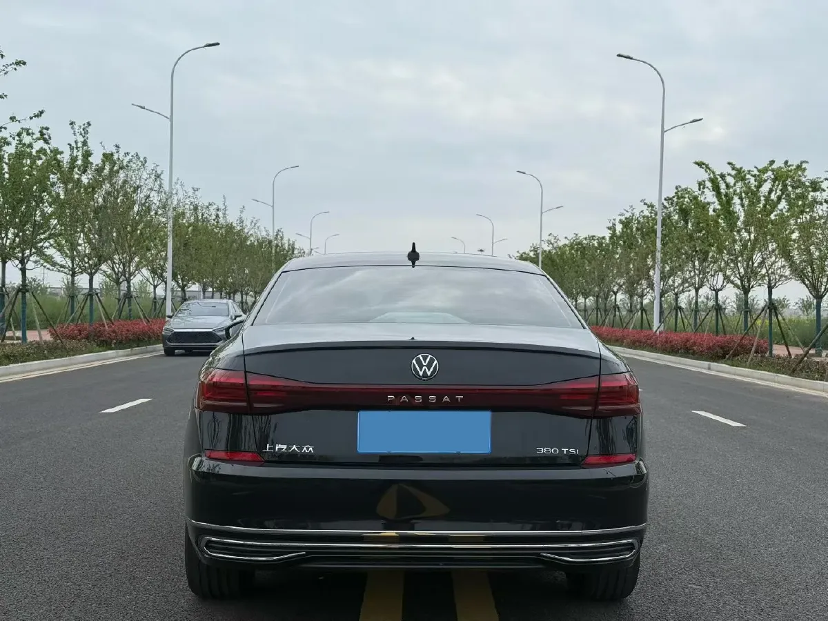 2025 Volkswagen Passat 2.0T 220HP L4 7DCT,autocango,china used car exporter,china ev exporter,chinese used car exporter,chinese used ev exporter