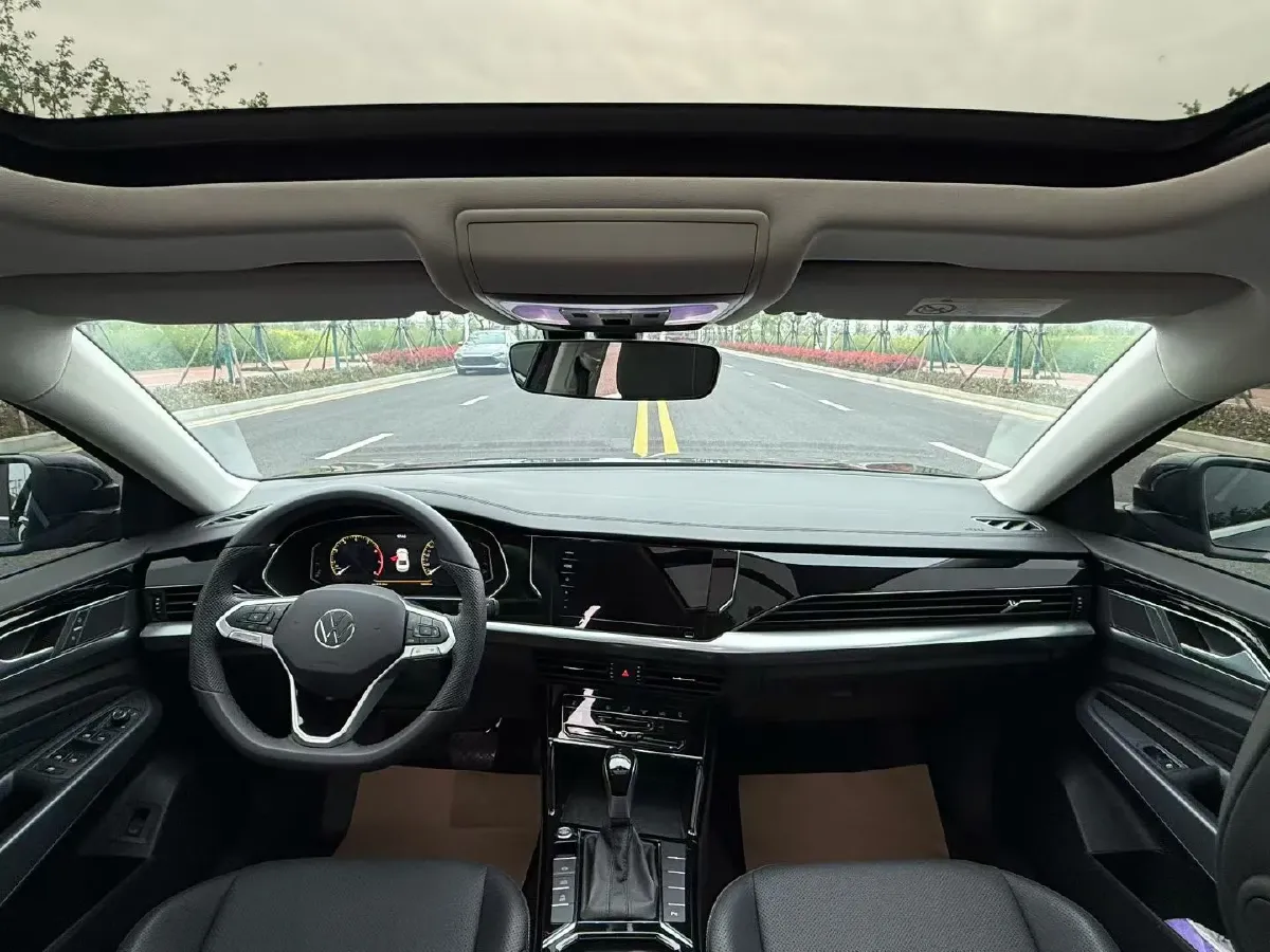 2025 Volkswagen Passat 2.0T 220HP L4 7DCT,autocango,china used car exporter,china ev exporter,chinese used car exporter,chinese used ev exporter