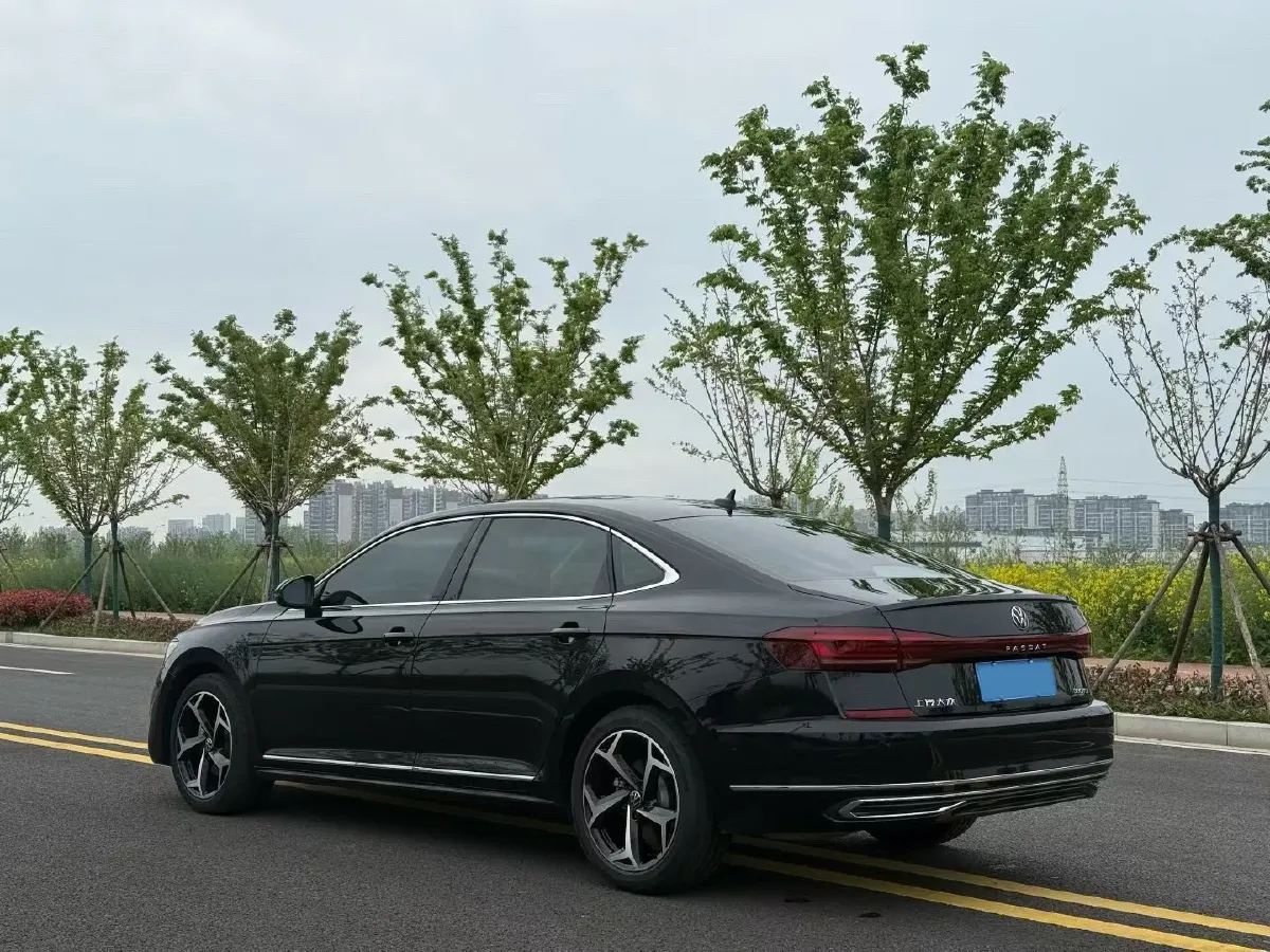 2025 Volkswagen Passat 2.0T 220HP L4 7DCT,autocango,china used car exporter,china ev exporter,chinese used car exporter,chinese used ev exporter