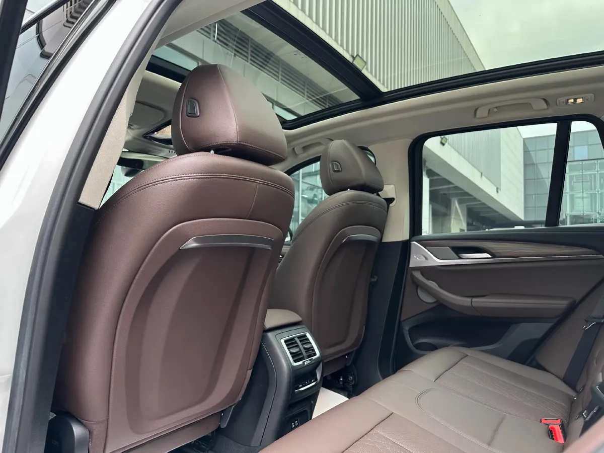 2023 BMW X3 2.0T 245HP L4 8AT,autocango,china used car exporter,china ev exporter,chinese used car exporter,chinese used ev exporter