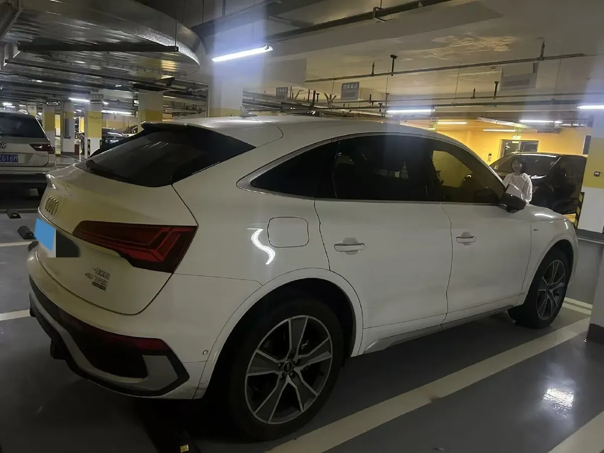 2022 Audi Q5L Sportback 2.0T 190HP L4 7DCT,autocango,china used car exporter,china ev exporter,chinese used car exporter,chinese used ev exporter
