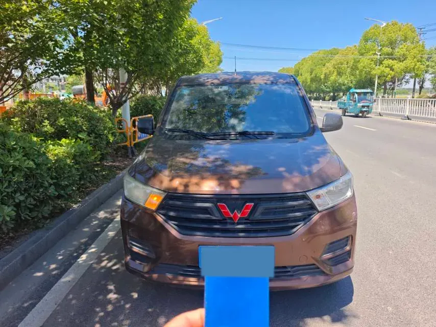 2019 WuLing HongGuang 1.5L 99HP L4 6MT,autocango,china used car exporter,china ev exporter,chinese used car exporter,chinese used ev exporter